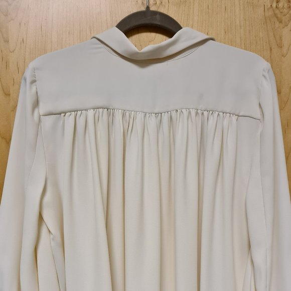 Ann Taylor NWT Ivory V-Neck Blouse M - Picture 7 of 10